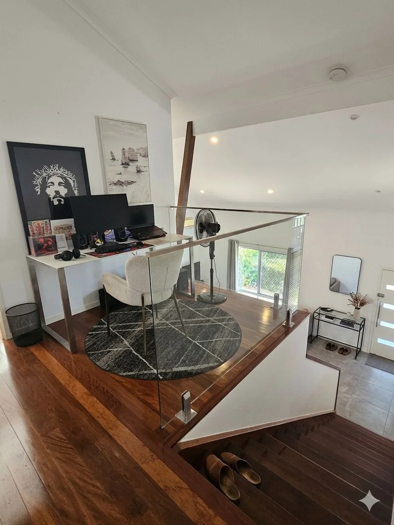 33 Sirocco St, Jamboree Heights QLD 4074 photo 5