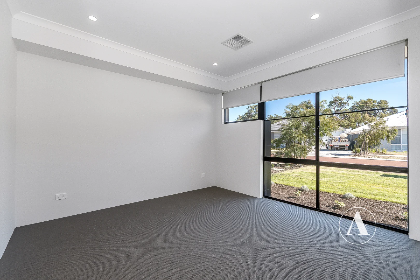 16 Tarot Grove, Baldivis WA 6171 photo 2