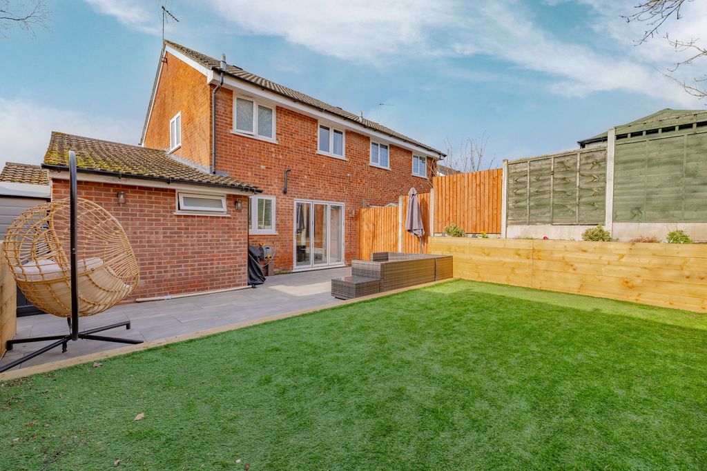 Additional image 28 of 4 bed semi-detached house for saleBarsham Drive, Brierley Hill DY5