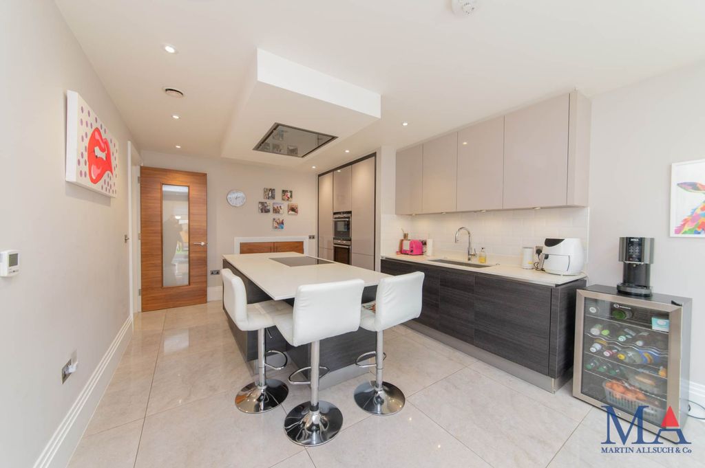 Additional image 10 of 5 bed detached house for saleRed Road, Borehamwood WD6