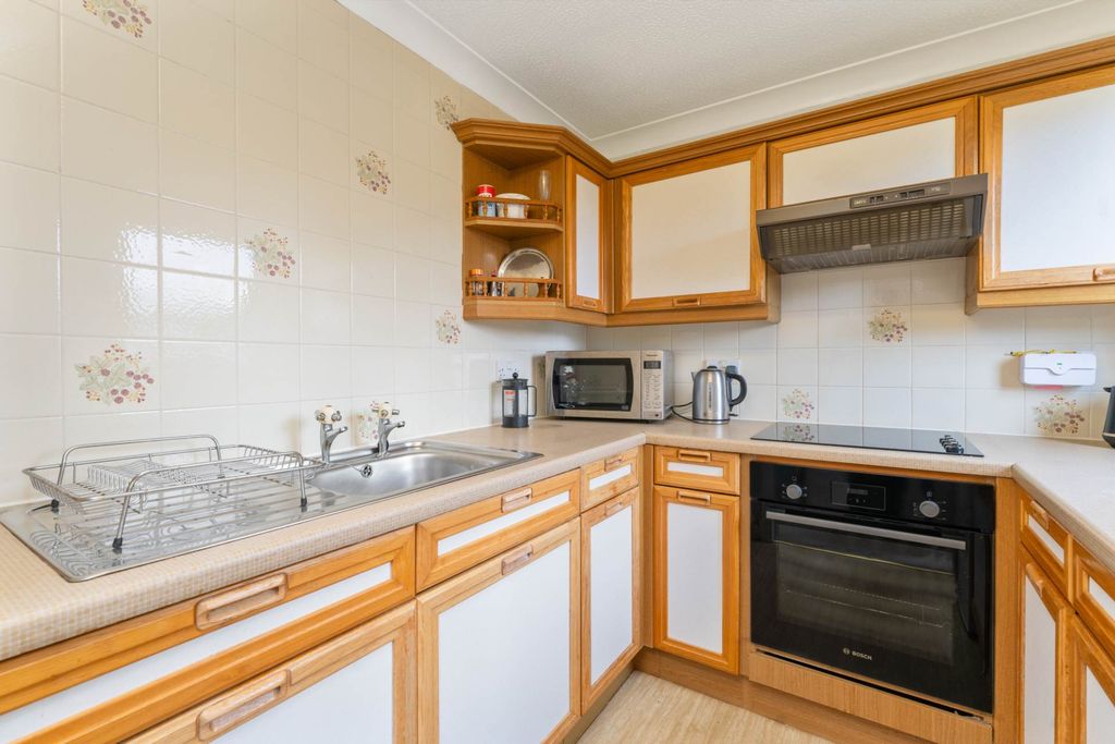 Additional image 4 of 1 bed flat for saleElphinstone Court, Kilmacolm PA13