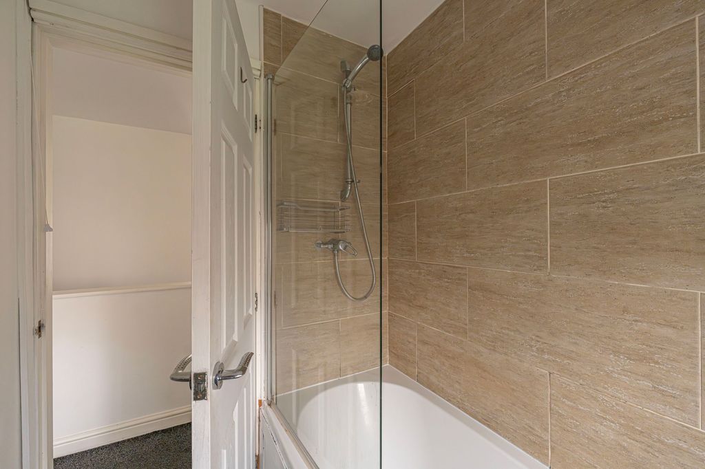 Additional image 19 of 2 bed flat for saleSouth Avenue, Sebastopol NP4
