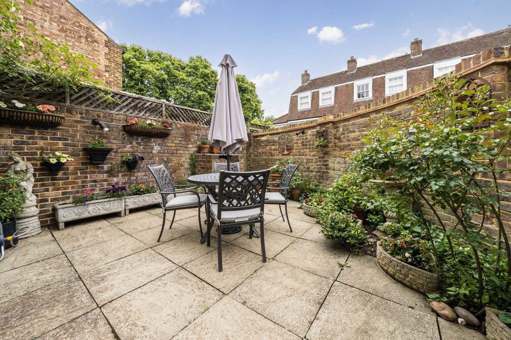 Additional image 8 of 3 bed end terrace house for saleThe Butts, Brentford TW8