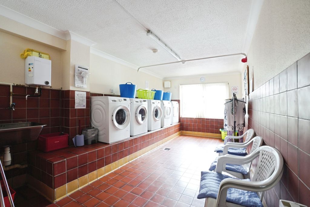 Additional image 9 of 1 bed flat for saleBerrycoombe Road, Bodmin, Cornwall PL31