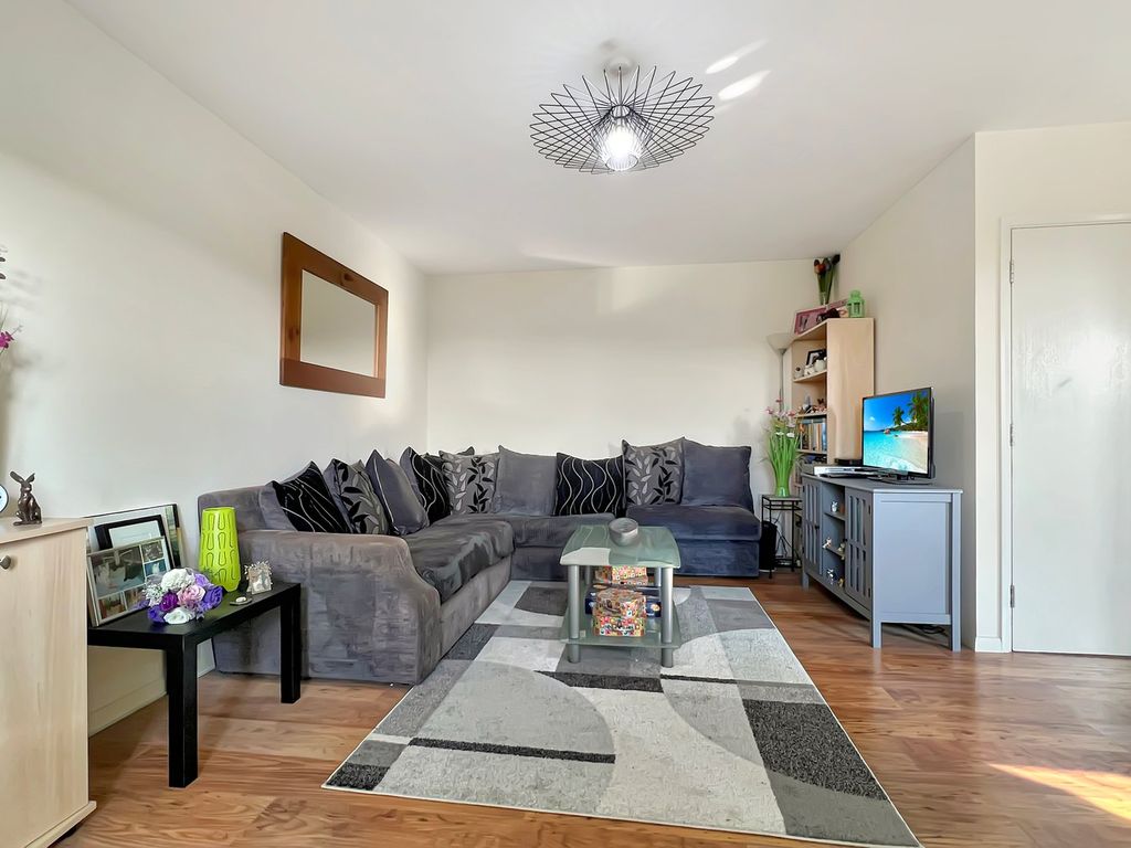 Additional image 3 of 2 bed flat for salePorters Field, Braintree CM7