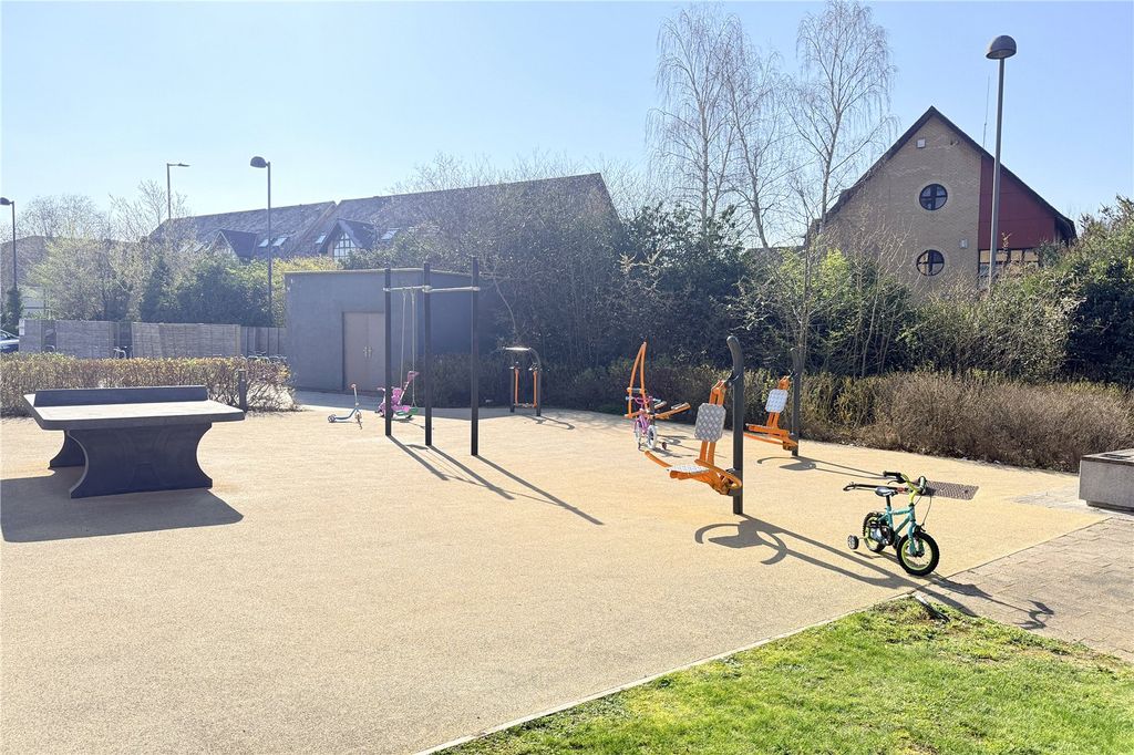 Additional image 10 of 2 bed flat for saleWokingham Road, Bracknell, Berkshire RG42
