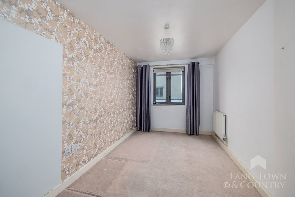 Additional image 9 of 2 bed flat for saleDiscovery Wharf, North Quay, Sutton Harbour PL4