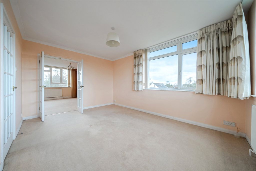 Additional image 7 of 3 bed flat for saleHawthorne Road, Bickley BR1