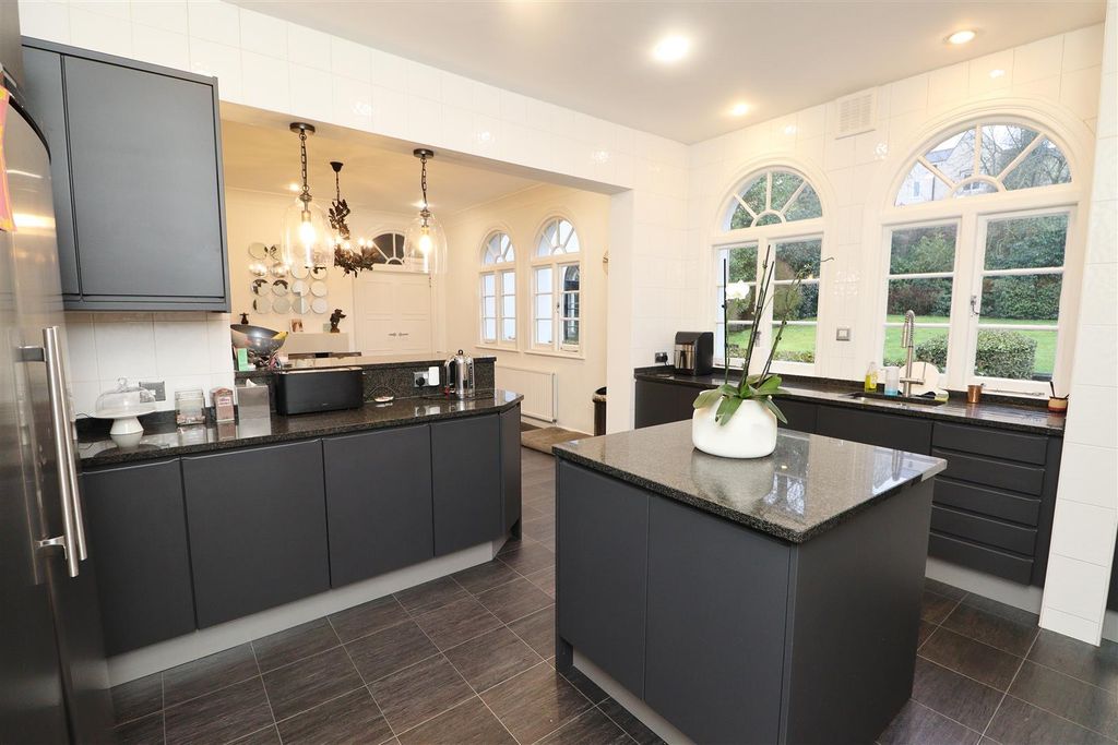 Additional image 8 of 5 bed detached house for saleBarham Avenue, Elstree, Borehamwood WD6