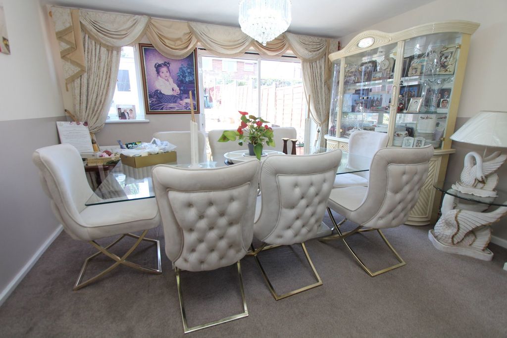Additional image 4 of 6 bed detached house for saleNorth View Drive, Brierley Hill DY5