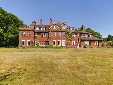 Netley Hill Estate, Southampton SO19