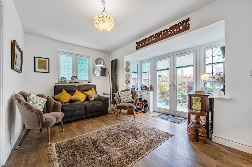 Additional image 2 of 4 bed detached house for saleSt. Georges Park, Binfield, Bracknell, Berkshire RG42