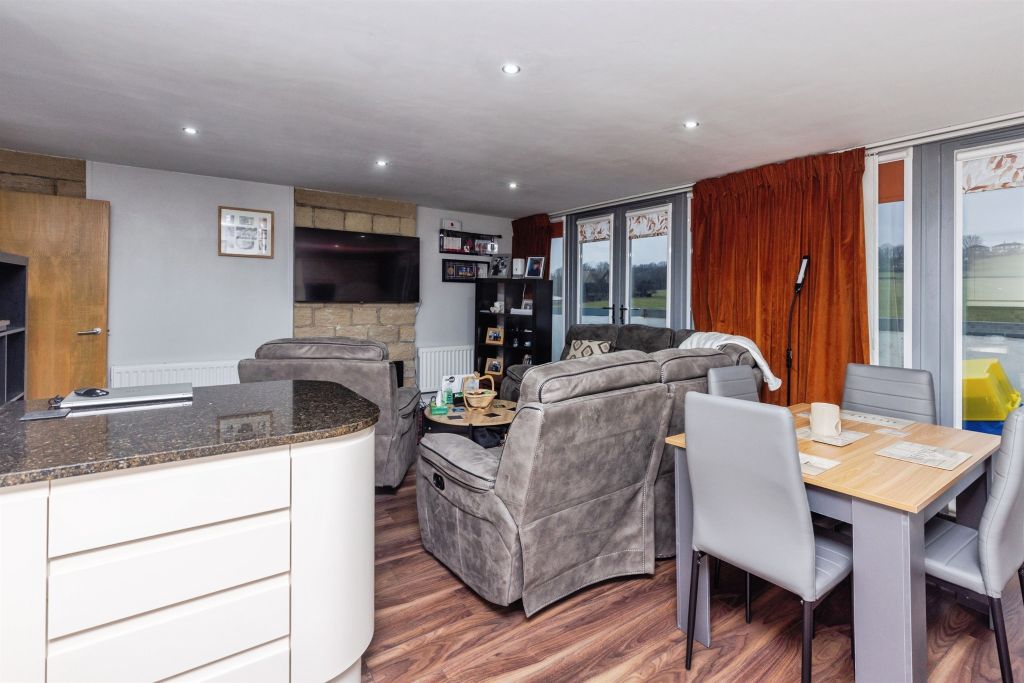 Additional image 13 of 2 bed flat for salePark Road, Elland HX5