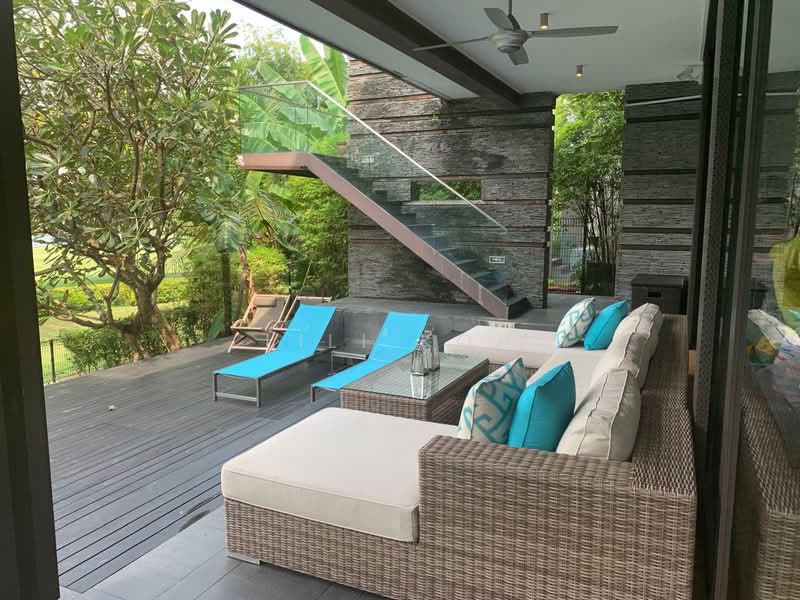 Lakeshore View photo 4