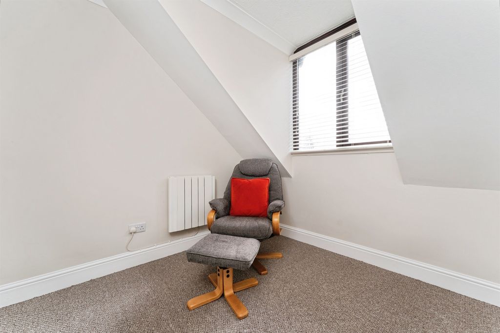 Additional image 9 of 2 bed flat for saleLeamon Court, Brandon IP27
