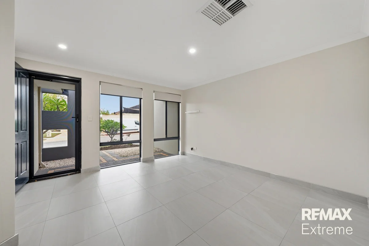 18 Zeppelin Way, Tapping WA 6065 photo 3