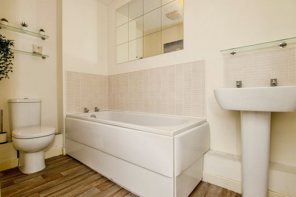 Additional image 8 of 2 bed flat for saleHill View Road, Malvern WR14