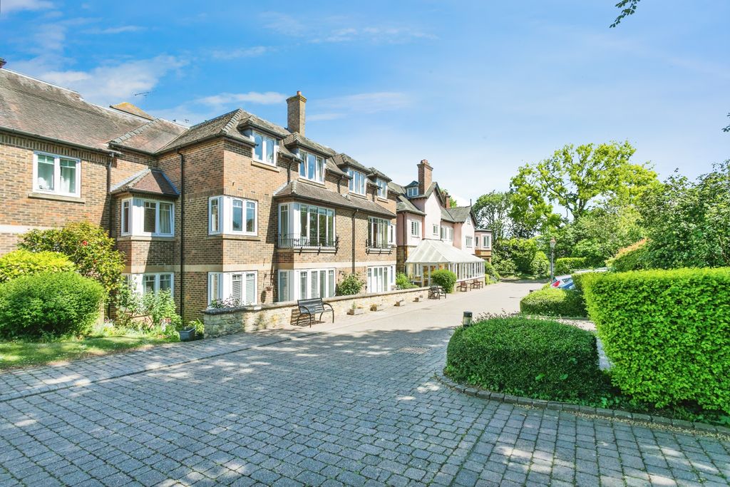 2 bed flat for salePegasus Court & Manor (Brackley), High Street NN13