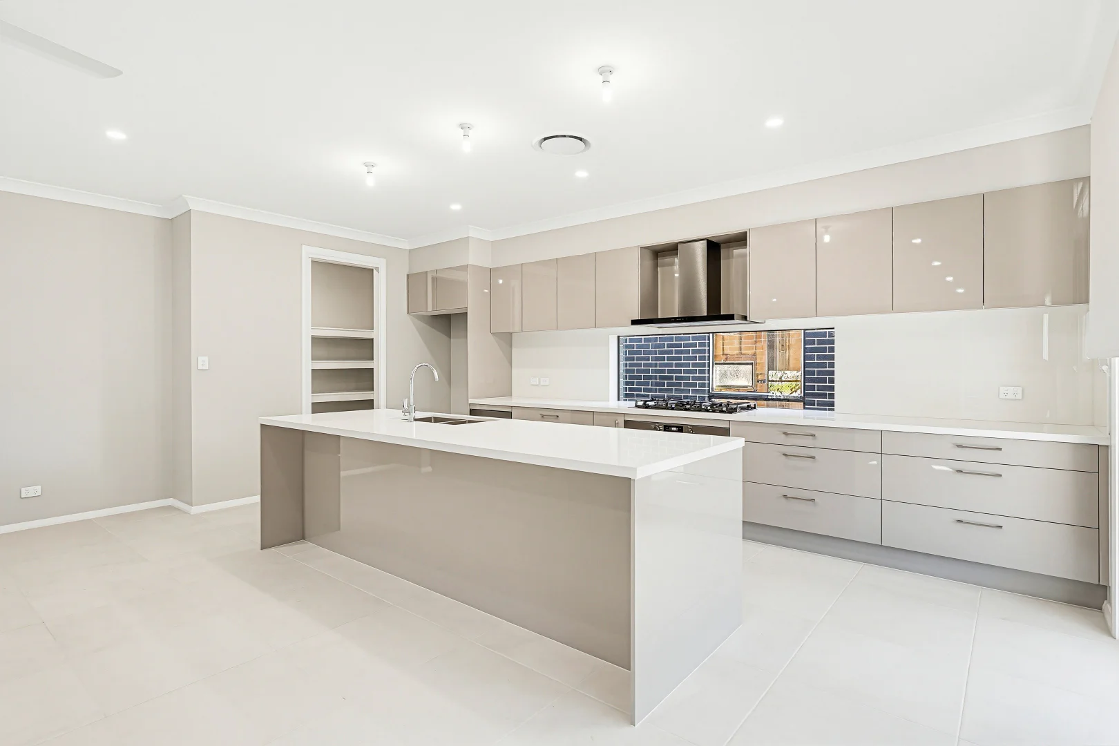 91 Eighth Avenue, Austral NSW 2179 photo 5