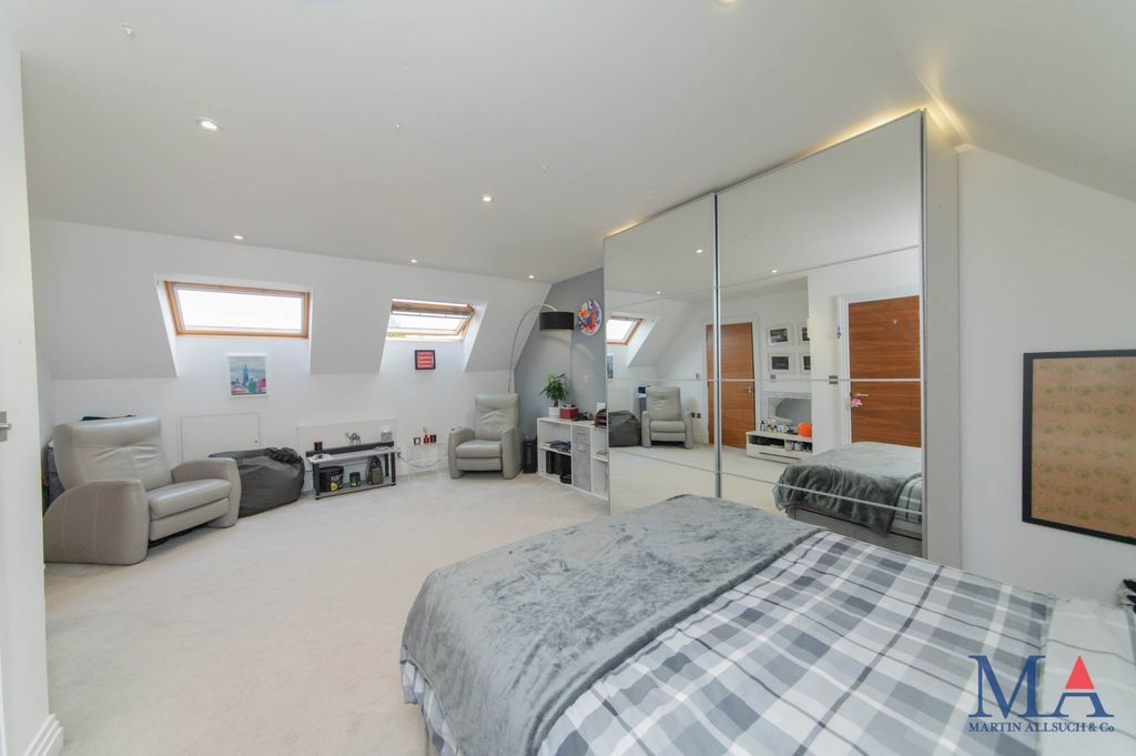 Additional image 29 of 5 bed detached house for saleRed Road, Borehamwood WD6