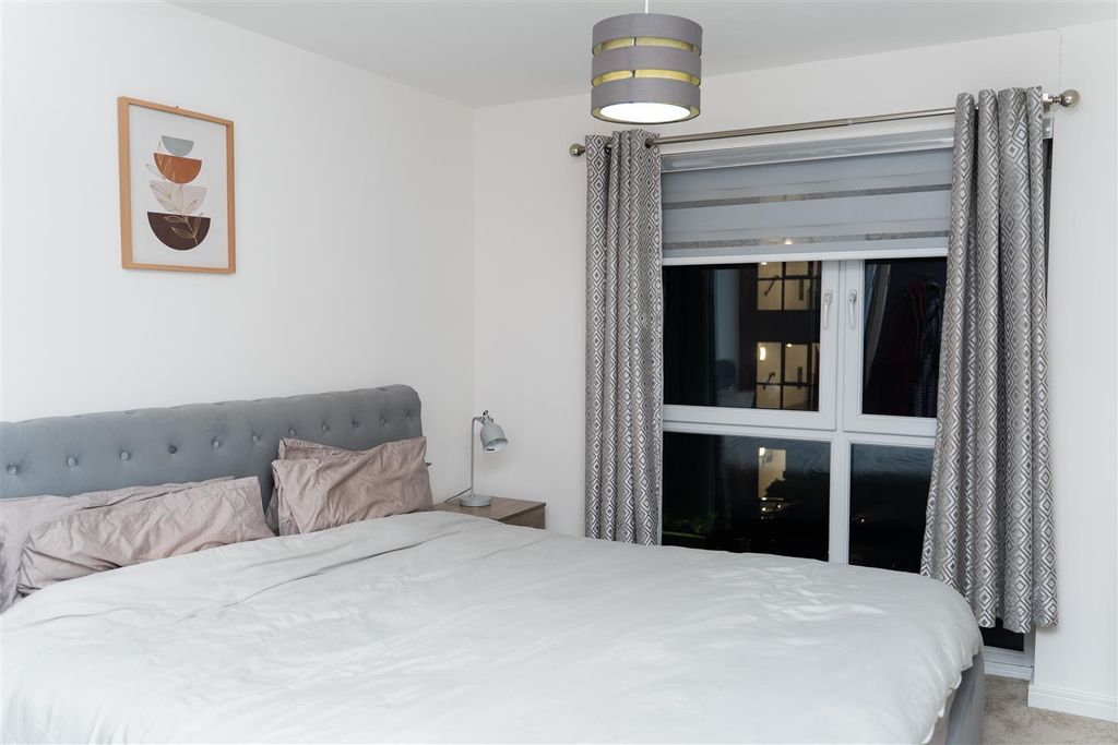 Additional image 9 of 2 bed flat for saleHolmesley Road, Borehamwood WD6