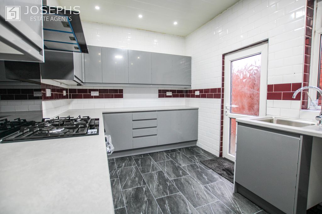Additional image 9 of 5 bed end terrace house for saleEllesmere Road, Bolton BL3
