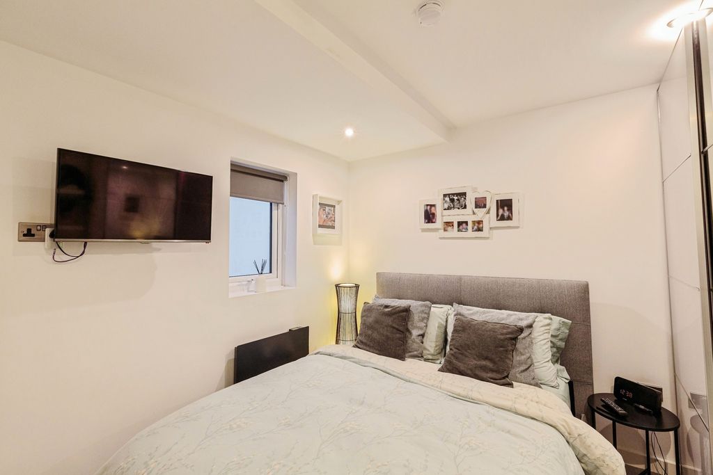 Additional image 16 of 2 bed flat for saleNew South Promenade, Blackpool, Lancashire FY4