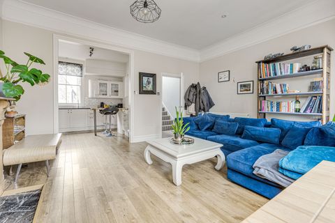 Elspeth Road, Clapham Common SW11