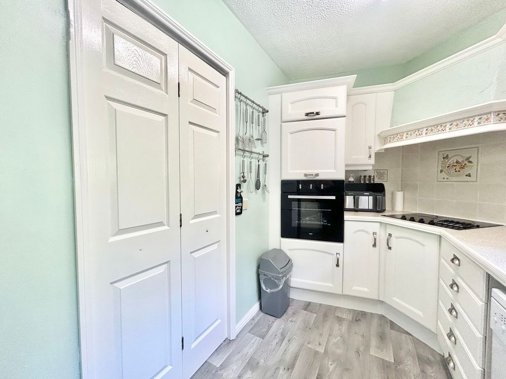 Additional image 12 of 2 bed flat for saleAvenue Court, Westgate, Bridlington YO16
