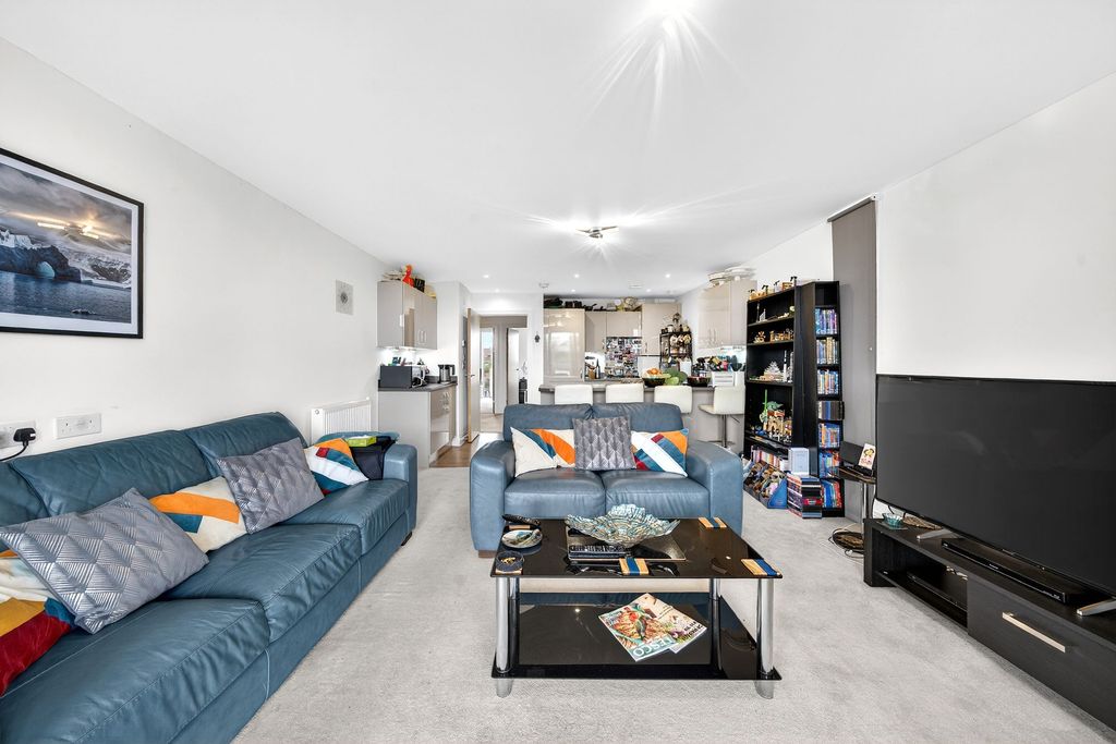 Additional image 5 of 2 bed flat for saleStudio Way, Borehamwood WD6