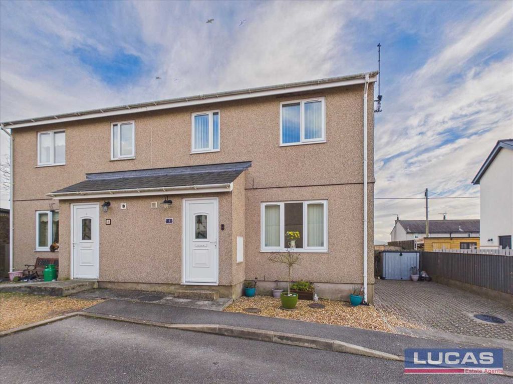 3 bed semi-detached house for saleStad Hen Ysgol, Newborough LL61