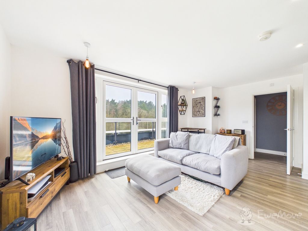 Additional image 3 of 1 bed flat for saleThorpe Court, Thorpe Close, Bordon GU35