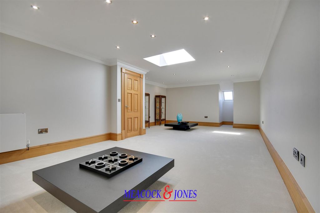 Additional image 32 of 6 bed detached house for saleChallacombe Close, Hutton Mount, Brentwood CM13