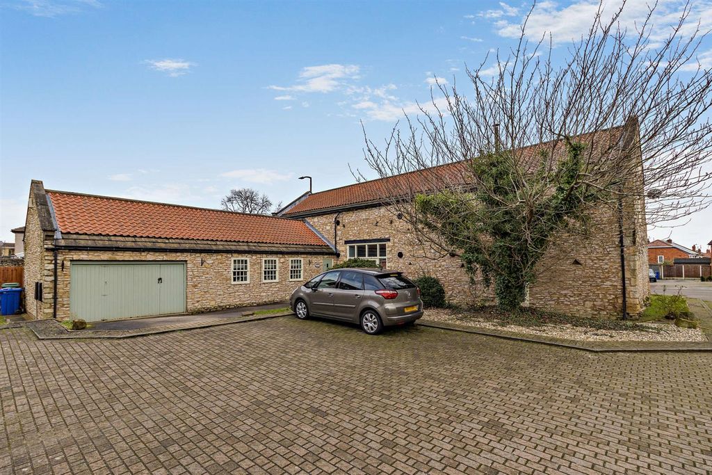 Additional image 27 of 5 bed barn conversion for saleSouth Farm Drive, Skellow, Doncaster DN6