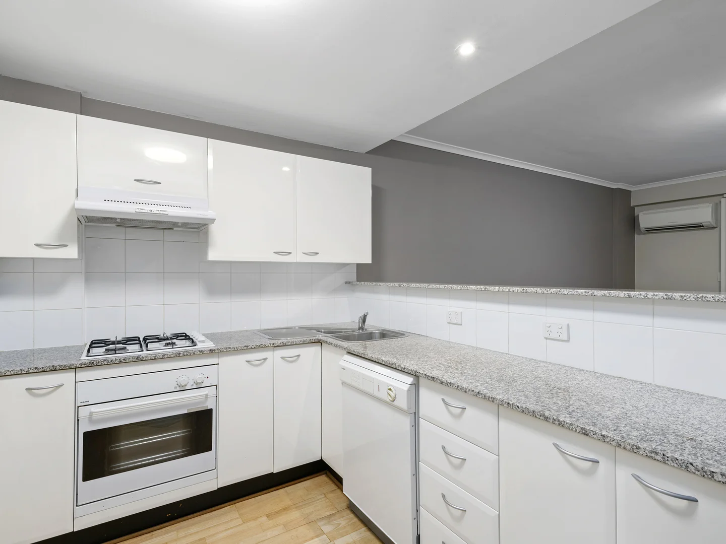 Additional image 3 of 304/1 POPLAR STREET, Surry Hills NSW 2010
