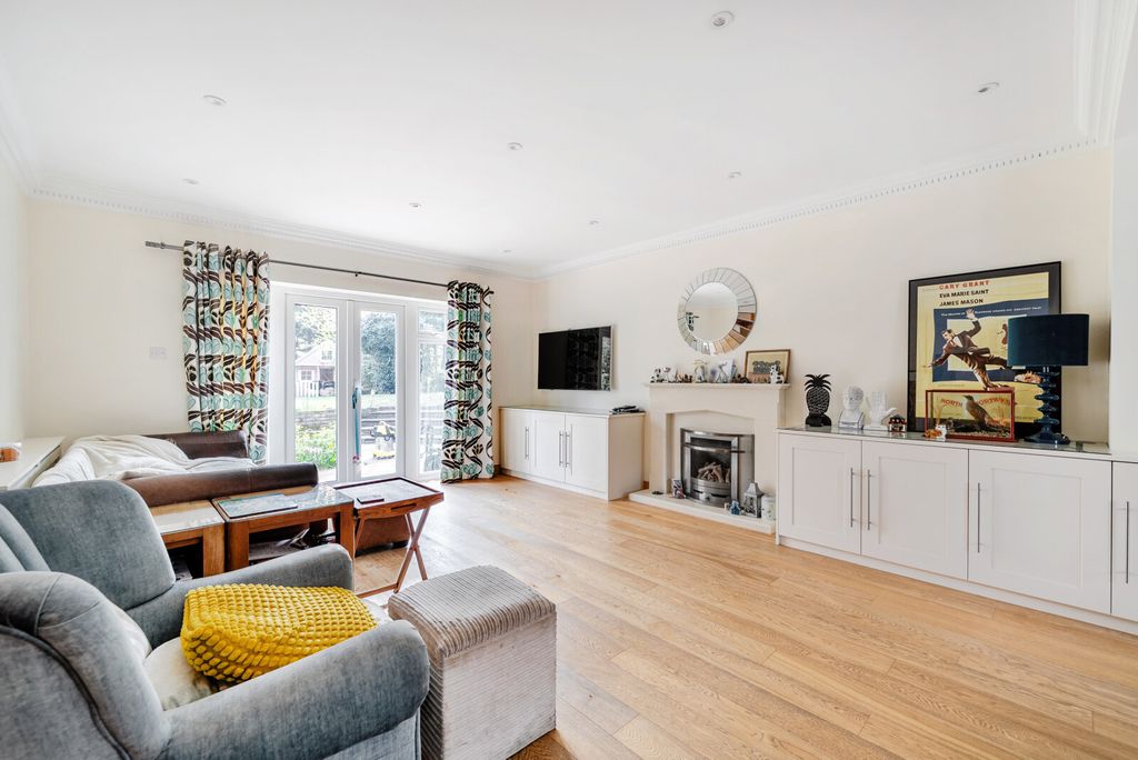 Additional image 4 of 5 bed detached house for saleRosslyn Park, Weybridge KT13