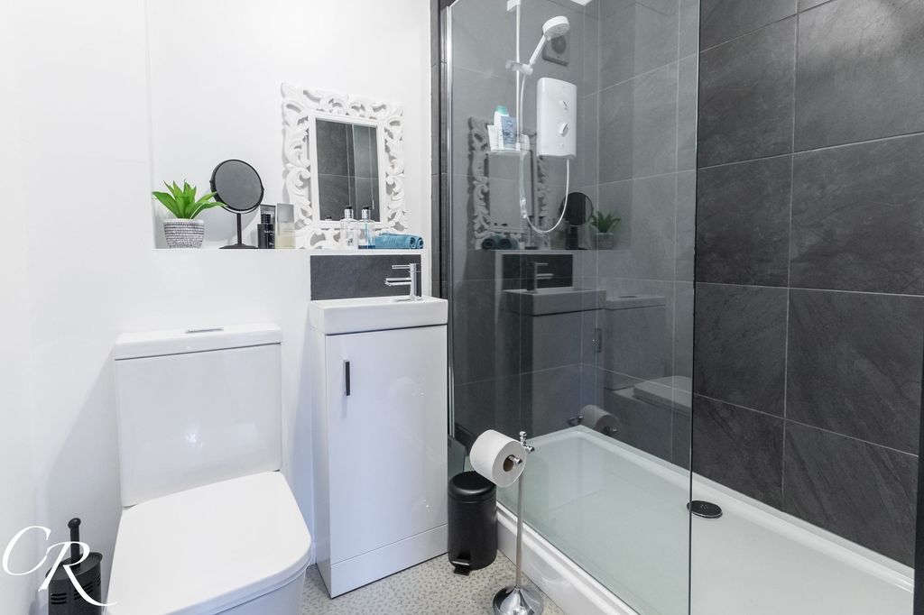 Additional image 13 of 2 bed flat for saleWestern Road, Cheltenham GL50