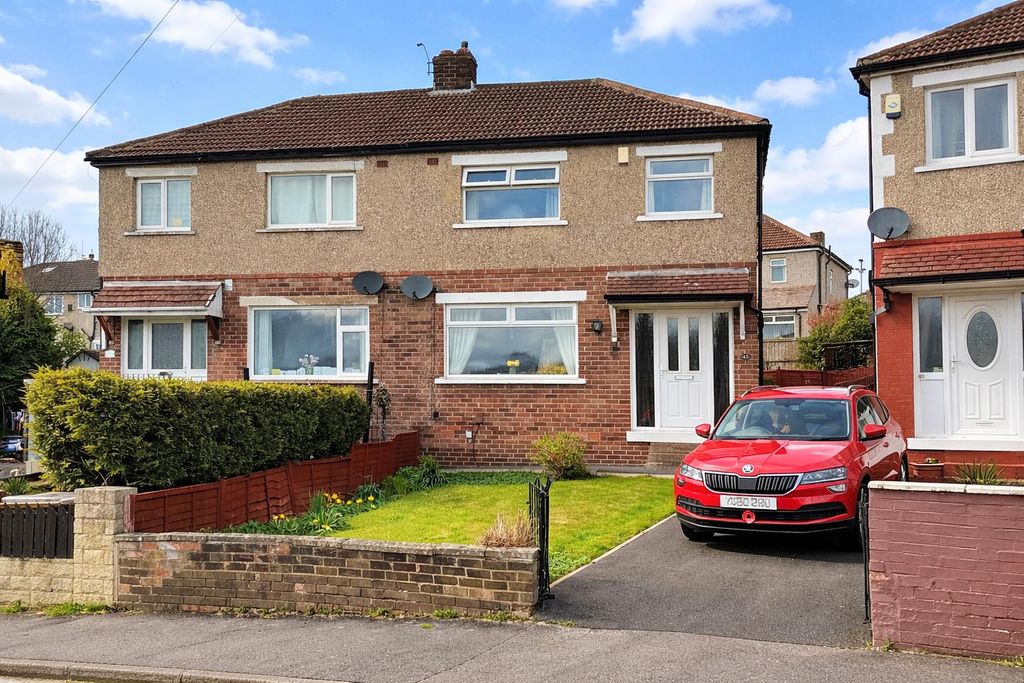 3 bed semi-detached house for saleGrove House Crescent, Bolton Outlanes, Bradford BD2