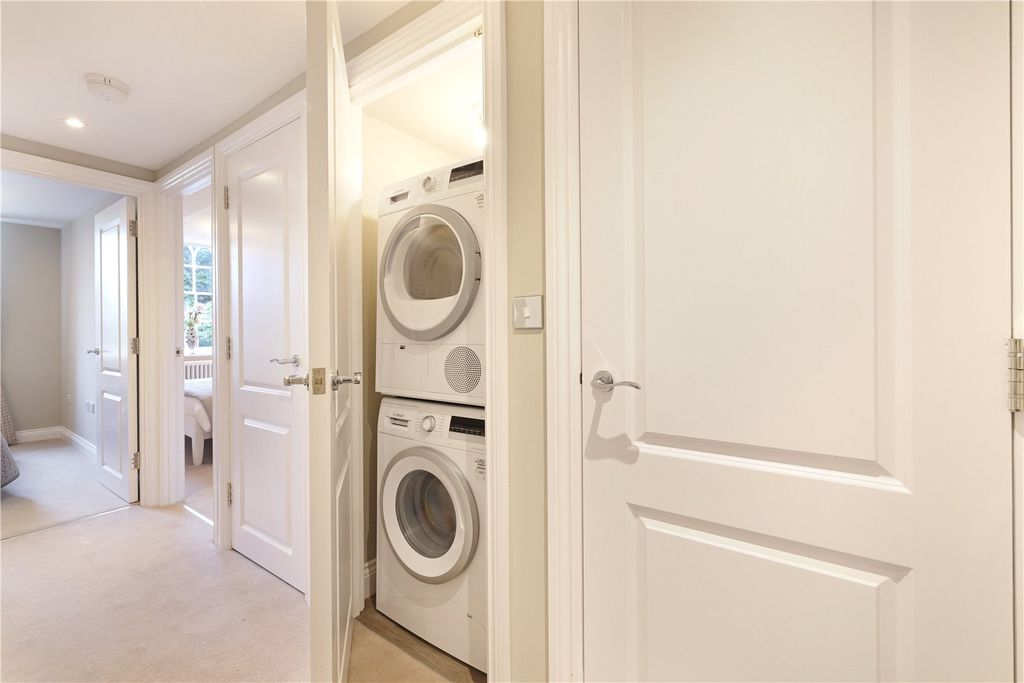 Additional image 9 of 2 bed flat for saleHall Garden, Binfield, Bracknell RG42