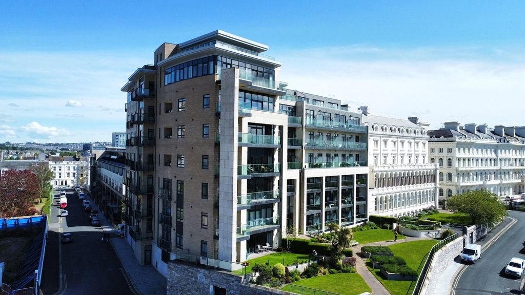 Additional image 23 of 2 bed penthouse for saleThe Azure, Cliff Road, The Hoe PL1