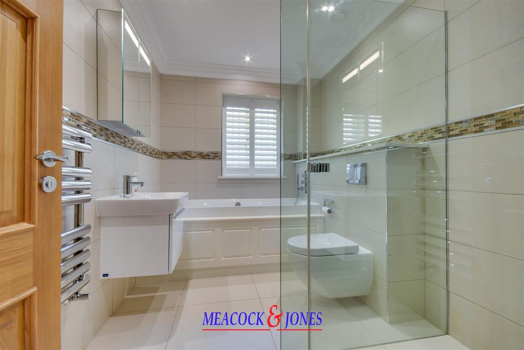 Additional image 26 of 6 bed detached house for saleChallacombe Close, Hutton Mount, Brentwood CM13