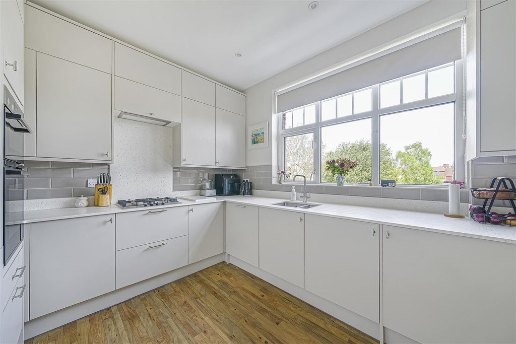 Additional image 6 of 4 bed flat for saleHighland Road, Bromley BR1