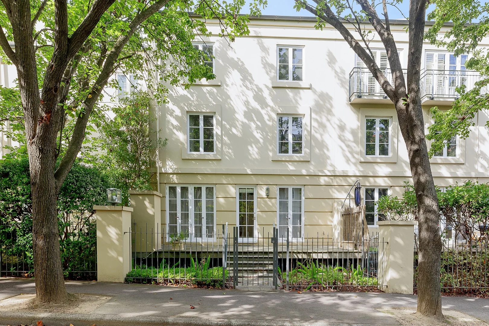6/201 Wellington Parade South, East Melbourne VIC 3002