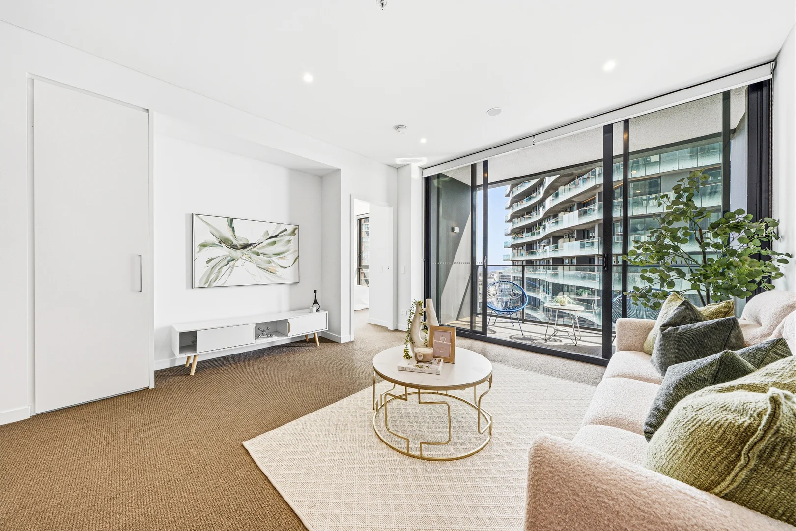 2408/486 Pacific Highway, St Leonards NSW 2065 photo 2