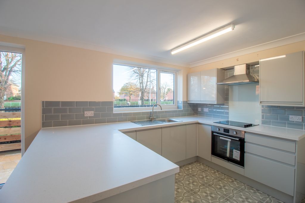 Additional image 4 of 2 bed flat for saleBriton Court, Spalding PE11