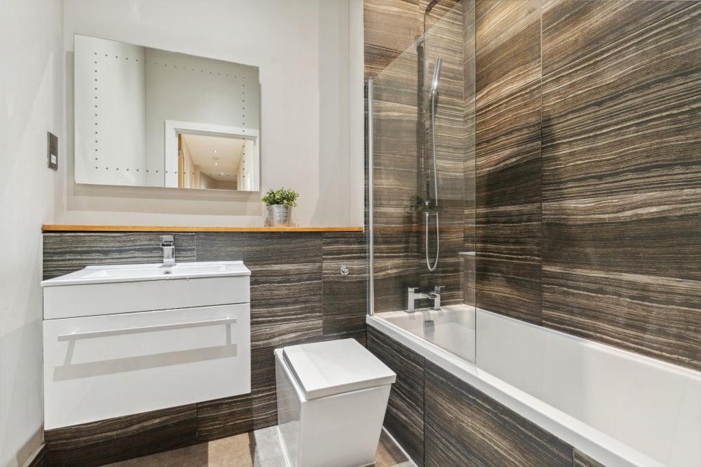 Additional image 10 of 2 bed flat for saleFurlong Road, Bourne End SL8