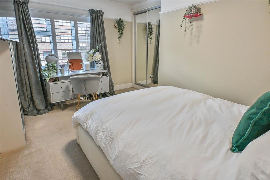 Additional image 6 of 2 bed maisonette for saleKings Road, Brentwood CM14
