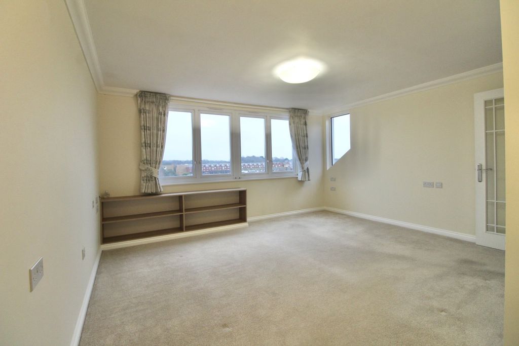 Additional image 5 of 1 bed property for saleNorth Close, Lymington SO41