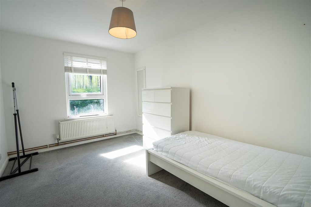 Additional image 9 of 2 bed flat for saleThe Mount, Appledore EX39