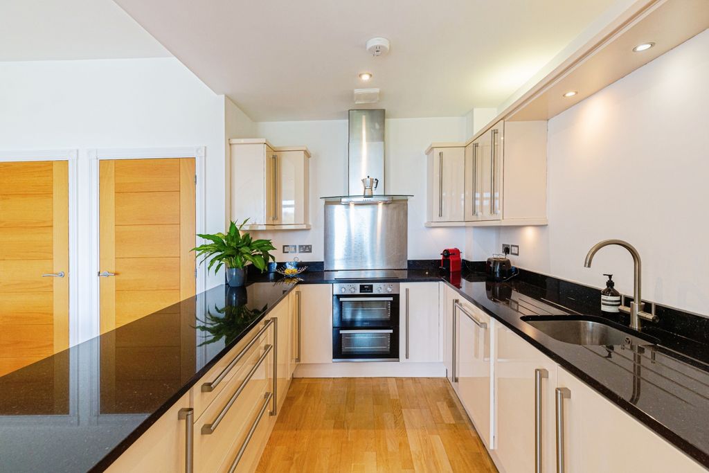 Additional image 5 of 2 bed flat for saleClifton Drive North, Lytham St. Annes FY8